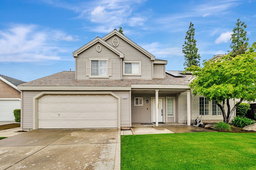 7810 N Meridian Ave in Fresno, CA - Building Photo