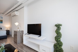 6552 Av. De Chateaubriand in Montréal, QC - Building Photo - Building Photo