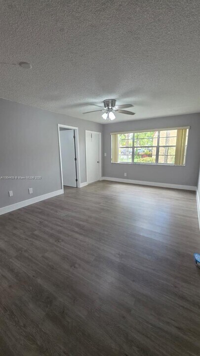 178 Lake Evelyn Dr in West Palm Beach, FL - Building Photo