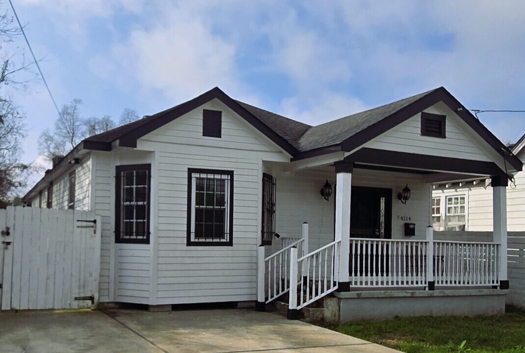 4114 N Robertson St in New Orleans, LA - Building Photo
