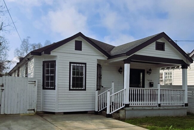 property at 4114 N Robertson St