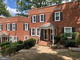 4803 27th Rd S in Arlington, VA - Building Photo