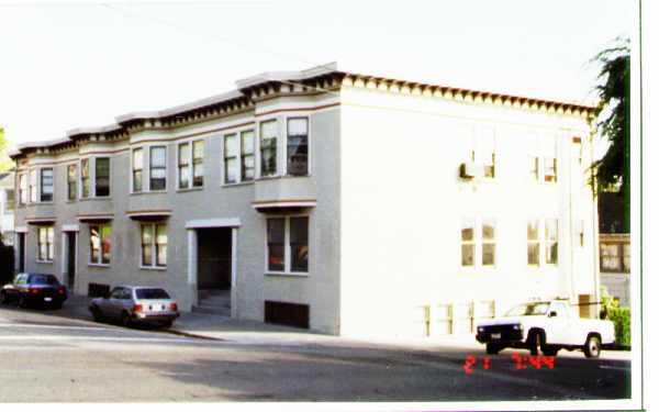 100-114 Nicholl Ave in Richmond, CA - Foto de edificio - Building Photo