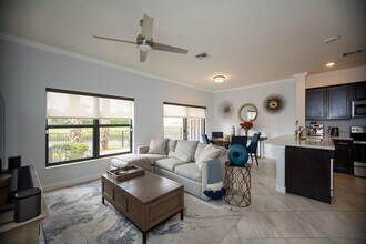 6115 Bangalow Dr in Greenacres, FL - Building Photo - Building Photo