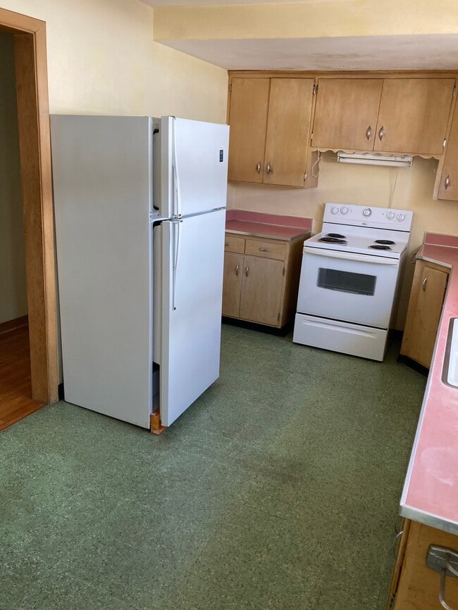 210 S 16th St, Unit Duplex in St. Joseph, MO - Foto de edificio - Building Photo