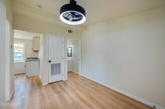 259 Jefferson St, Unit 1 in Daytona Beach, FL - Foto de edificio - Building Photo