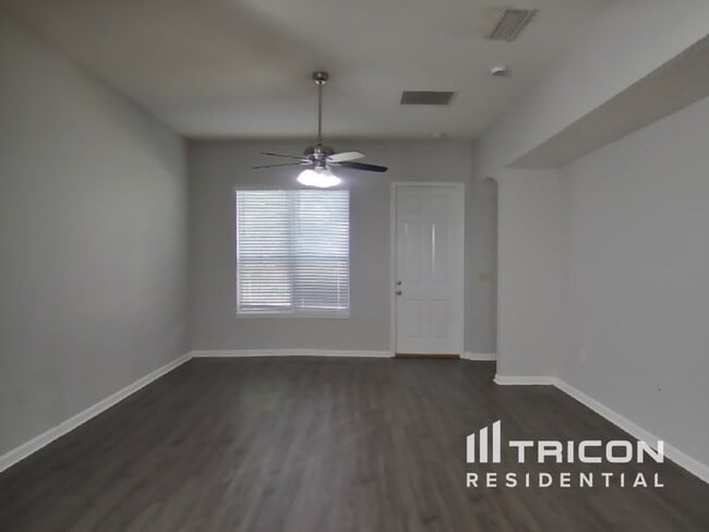 2877 Centerwood Dr N in Jacksonville, FL - Building Photo - Building Photo