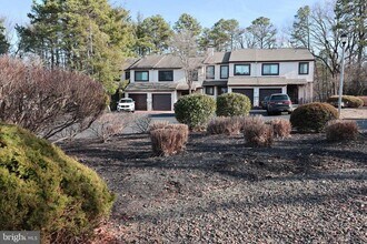 13 5 Crown Royal Cir in Evesham, NJ - Building Photo - Building Photo