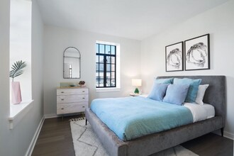 1998 W Diversey Pkwy in Chicago, IL - Building Photo - Building Photo