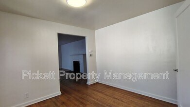 2103 N Lafayette Ave in Bremerton, WA - Building Photo - Building Photo