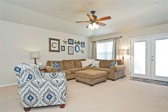 5917 Stone Mountain Rd in The Colony, TX - Foto de edificio - Building Photo