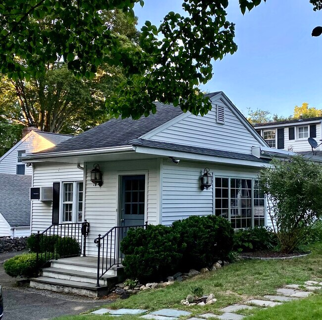 39 Fitch Ave Rentals in Darien, CT