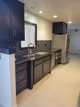 485 Redwood Way in Chico, CA - Building Photo - Building Photo
