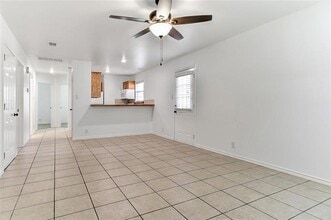 1018 W Coffin St in Denison, TX - Building Photo - Building Photo