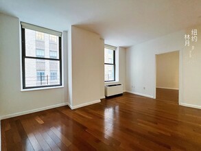 8 Liberty Pl in New York, NY - Building Photo - Building Photo