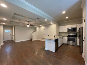 6423 Melanzane Ave in San Antonio, TX - Building Photo - Building Photo