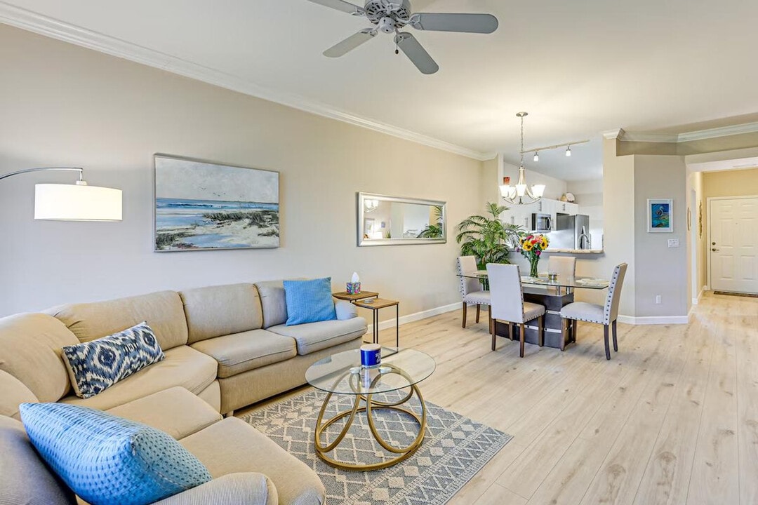 8075 Tiger Cove in Naples, FL - Building Photo