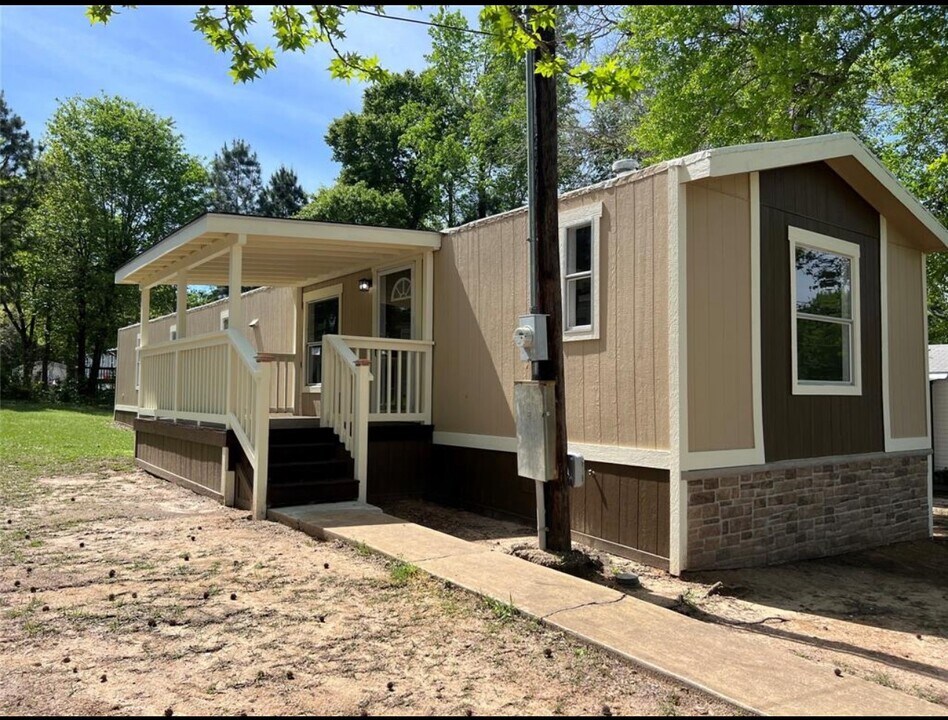 107 Earl Rd in Huntsville, TX - Building Photo