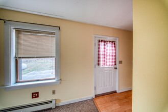 9 Eagles Nest Rd in Bloomingburg, NY - Foto de edificio - Building Photo