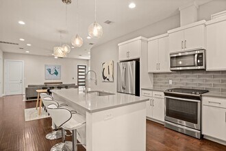 1730 Bunche Rd in Austin, TX - Building Photo - Building Photo