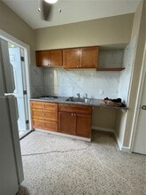 940 SW 10th St in Miami, FL - Building Photo - Building Photo
