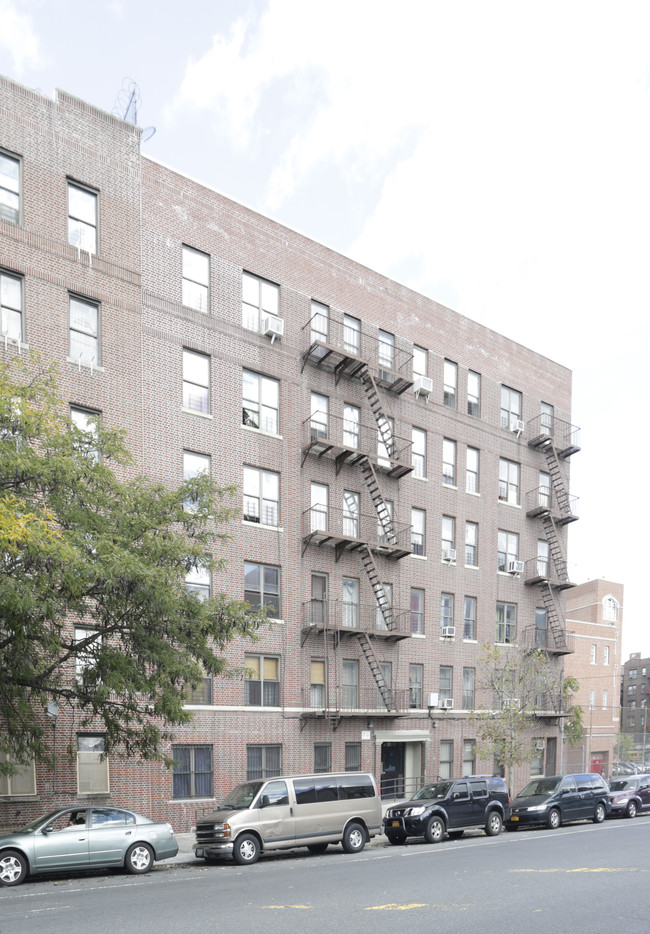 651 Southern Blvd in Bronx, NY - Building Photo - Building Photo