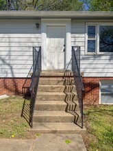 107 Park Ln W in Charlottesville, VA - Foto de edificio - Building Photo