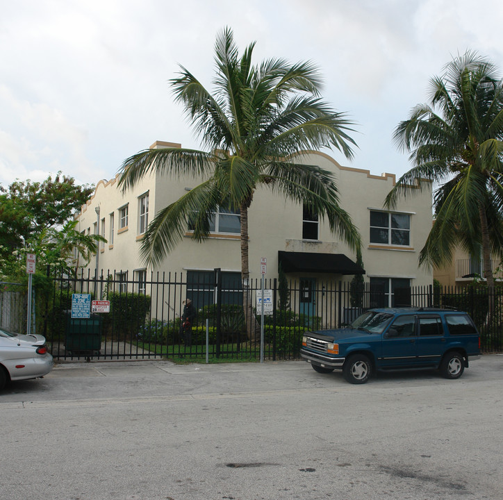 576 NE 63rd St in Miami, FL - Foto de edificio