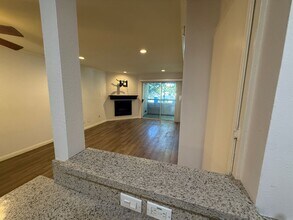 5535 Canoga Ave in Los Angeles, CA - Building Photo - Building Photo