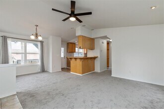 808 NE 70th St in Seattle, WA - Building Photo - Building Photo