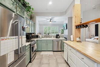 64 S Piper Trace in Spring, TX - Building Photo - Building Photo