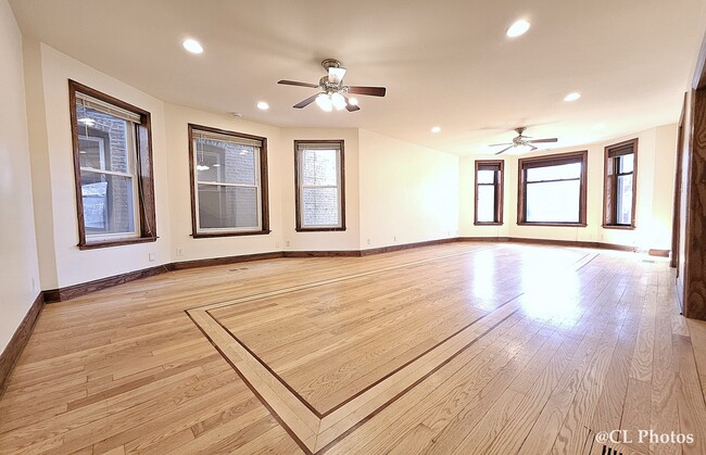 2307 N Spaulding Ave in Chicago, IL - Building Photo - Building Photo