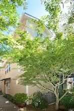 2330 Chanate Rd in Santa Rosa, CA - Building Photo - Building Photo
