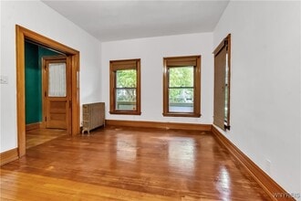 110 Ashland Ave in Buffalo, NY - Building Photo - Building Photo