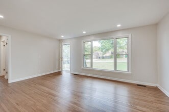 5003 Hasty Dr in Nashville, TN - Building Photo - Building Photo