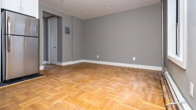 1172 St Marks Ave, Unit 1 in Brooklyn, NY - Foto de edificio - Building Photo