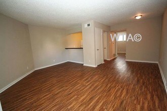 1230 E 38th 1/2 St in Austin, TX - Building Photo - Building Photo