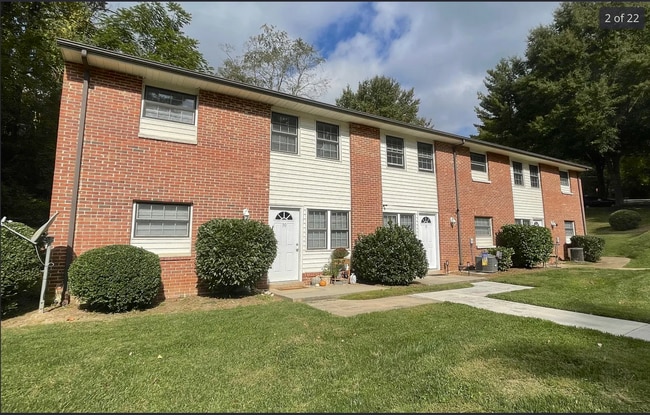 property at 34 Canteberi Ct