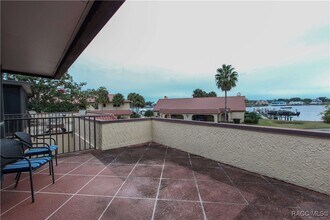 364 NW 14th Pl in Crystal River, FL - Building Photo - Building Photo