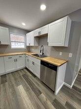3685 E Brutus St in Weedsport, NY - Foto de edificio - Building Photo