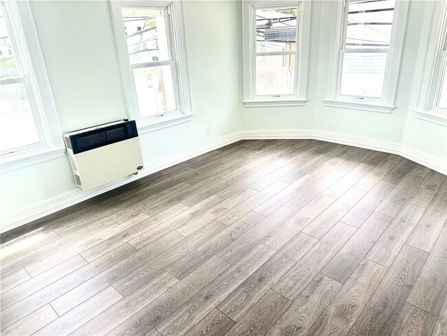 804 Main St in West Warwick, RI - Building Photo - Building Photo