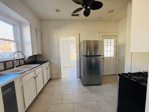 1735 NW 12th St in Oklahoma City, OK - Foto de edificio - Building Photo