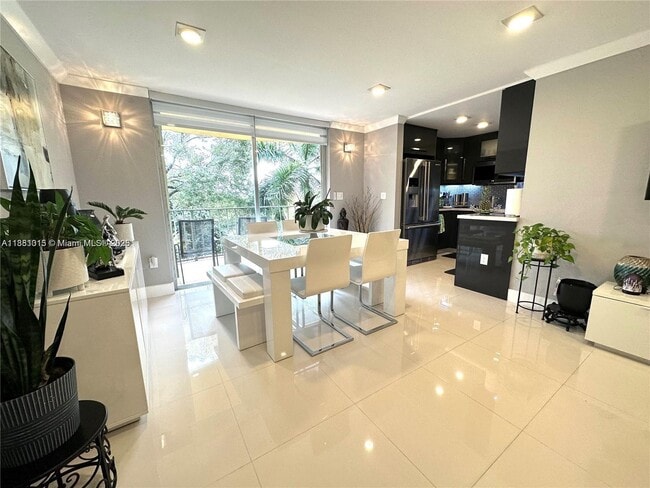 9350 Fontainebleau Blvd in Miami, FL - Building Photo - Building Photo