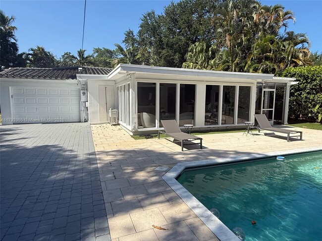 260 NE 95th St in Miami Shores, FL - Building Photo - Building Photo