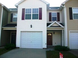819 Bellview Way in Seneca, SC - Building Photo