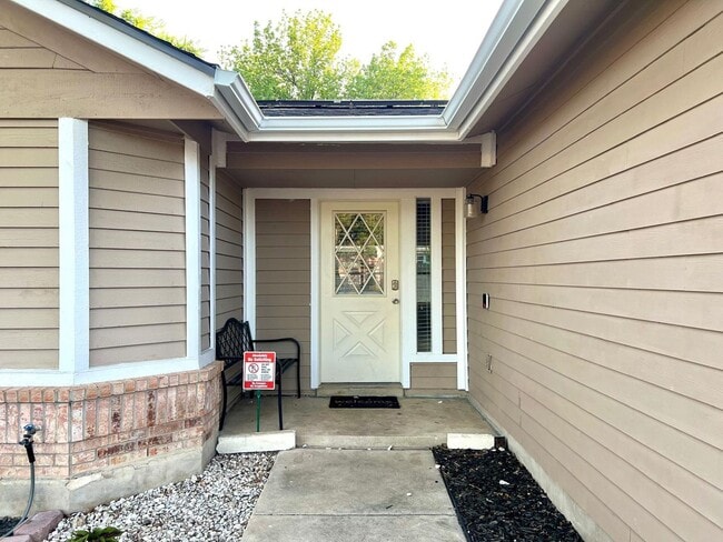 207 Canoga Park Dr in San Antonio, TX - Building Photo - Building Photo
