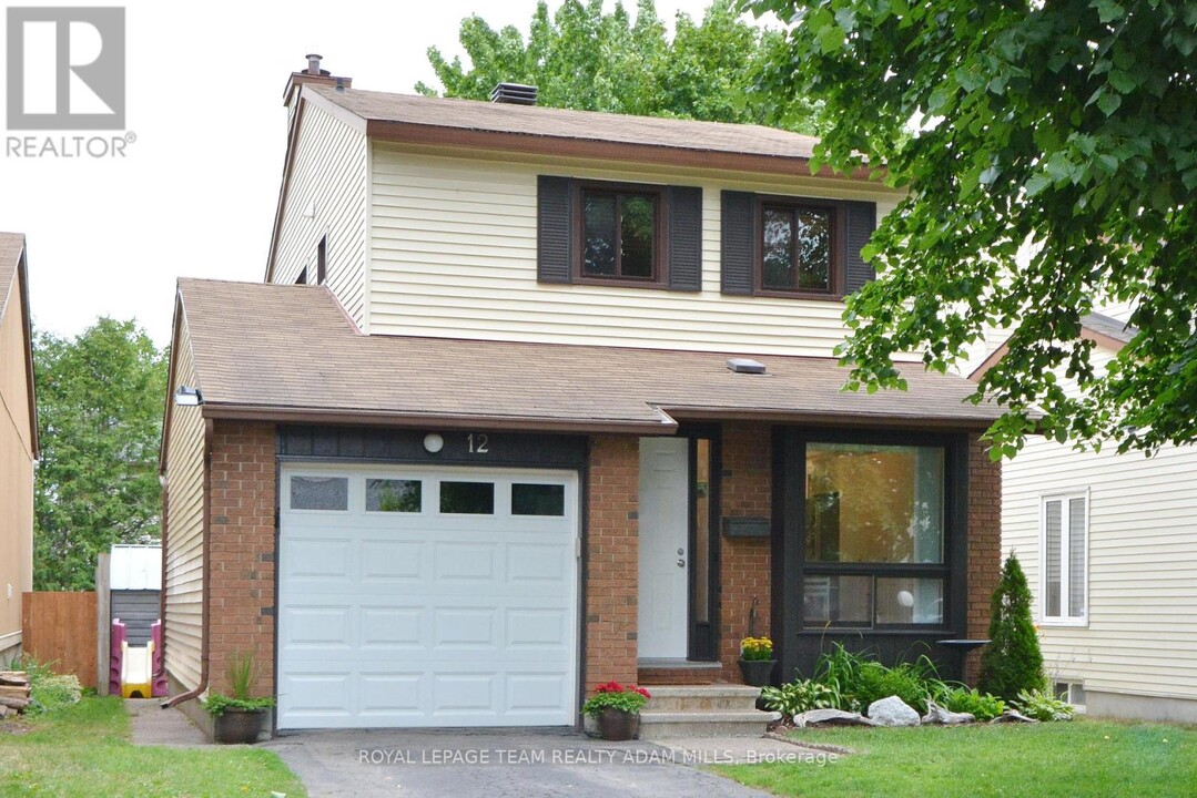 12 Aldgate Crescent in Ottawa, ON - Building Photo