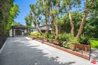 4735 Farmdale Ave in Los Angeles, CA - Building Photo - Building Photo
