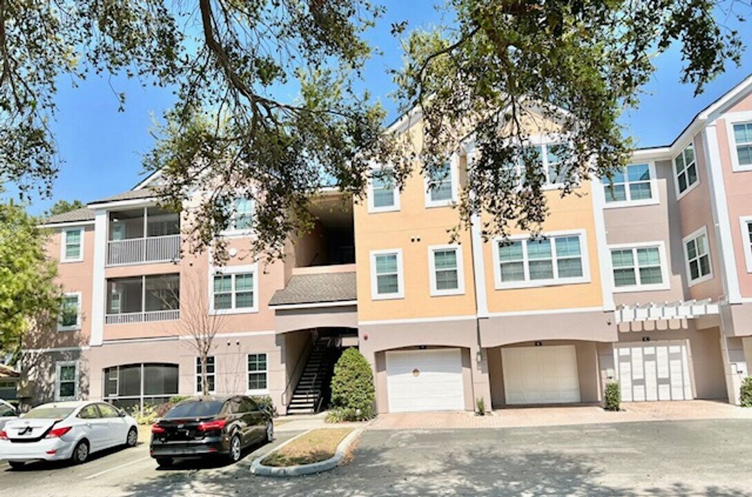 6685 Queens Borough Ave in Orlando, FL - Building Photo
