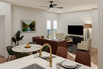 The Sinclair in Austin, TX - Foto de edificio - Building Photo